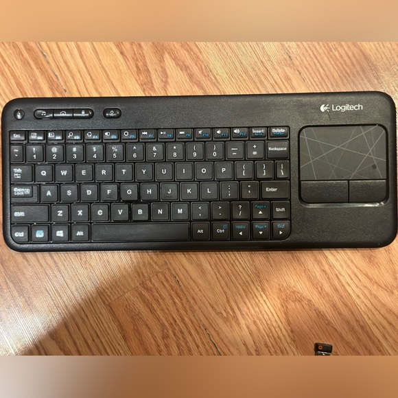 Logitech Wireless Keyboard W USB Bluetooth Connector - Picture 4 of 5